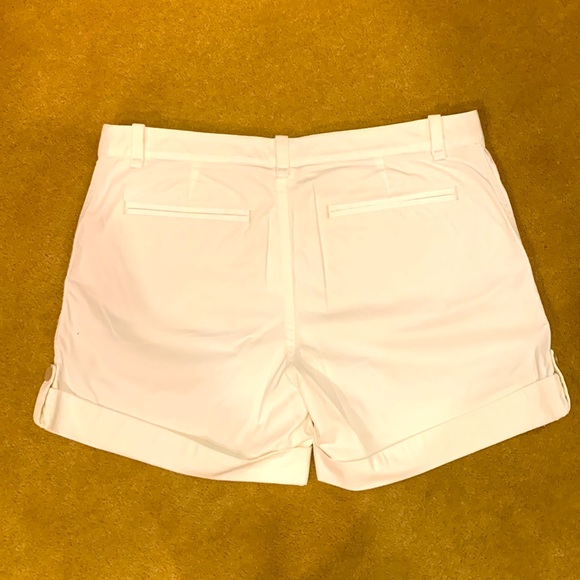 BANANA REPUBLIC WOMENS ECRU SIZE 4 CUFFED SHORTS WITH BUTTON DETAIL - Picture 2 of 12